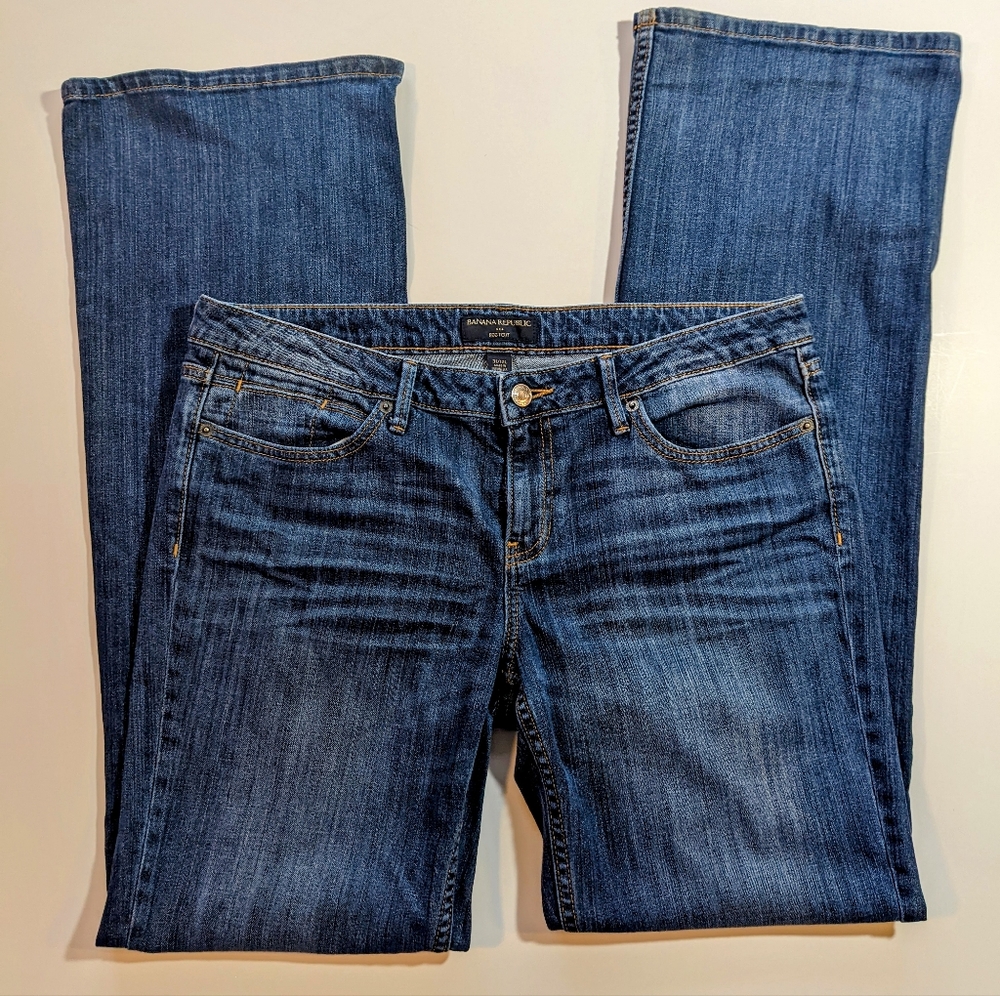 BANANA REPUBLIC jeans 12 long, boot cut, button back pockets, 5 pockets